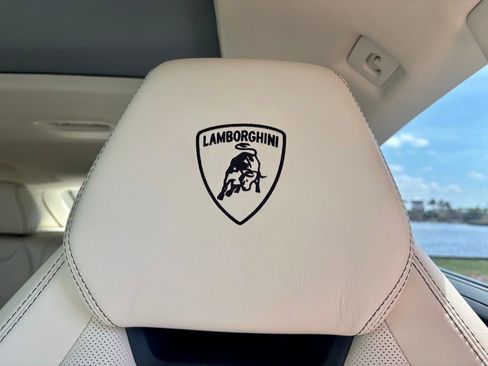 Used 2020 Lamborghini Urus AWD/4WD image 33