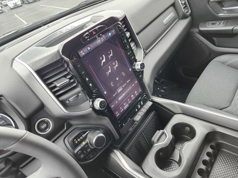 Used 2025 RAM 1500 Big Horn AWD/4WD image 33
