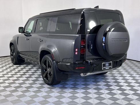 New 2025 Land Rover Defender 130 X-Dynamic SE image 3