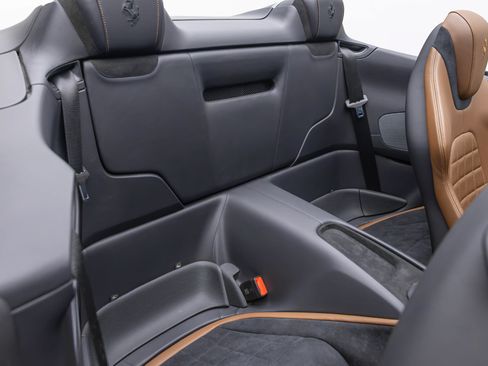 Used 2024 Ferrari Roma Spider RWD image 27