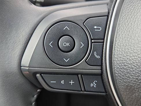 Used 2025 Toyota Corolla SE FWD image 21