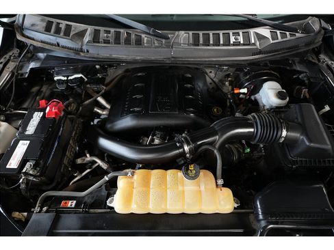 Used 2015 Ford F150 Platinum w/ Equipment Group 701A Luxury RWD image 10