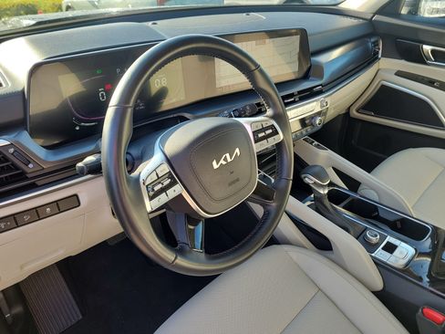 Certified 2023 Kia Telluride S w/ S Sunroof Package FWD image 23