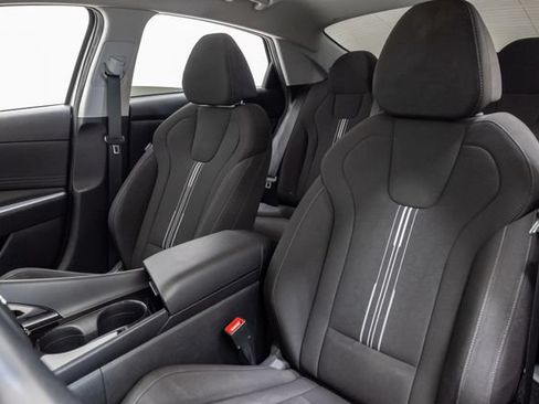 Used 2023 Hyundai Elantra SEL w/ Convenience Package FWD image 9