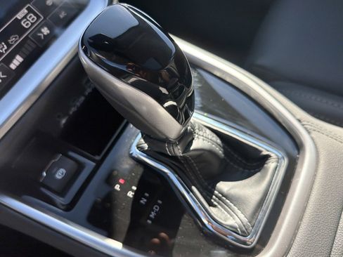 Certified 2025 Subaru Legacy Limited image 24