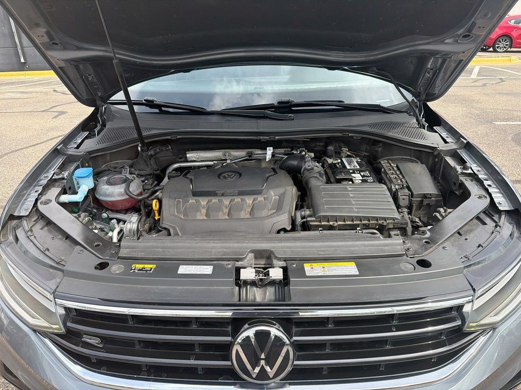 Used 2023 Volkswagen Tiguan SE R-Line FWD image 33