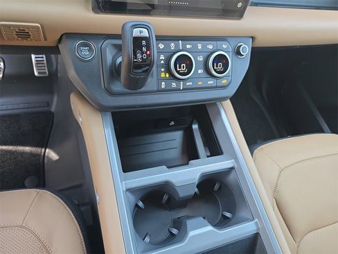 New 2025 Land Rover Defender 110 V8 image 24