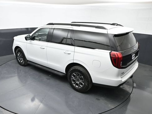 Used 2025 Ford Expedition Active AWD/4WD image 40