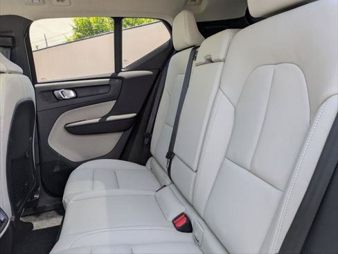 New 2026 Volvo XC40 B5 Ultra w/ Climate Package AWD/4WD image 12