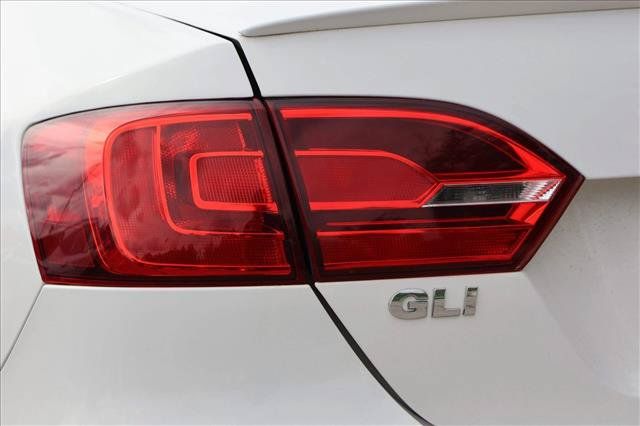 Used 2012 Volkswagen Jetta GLI FWD image 11