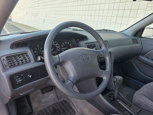 Used 1997 Toyota Camry LE FWD image 8