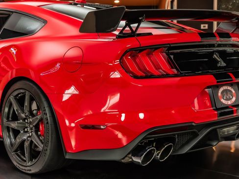 Used 2021 Ford Mustang Shelby GT500 w/ Carbon Fiber Track Pack RWD image 34