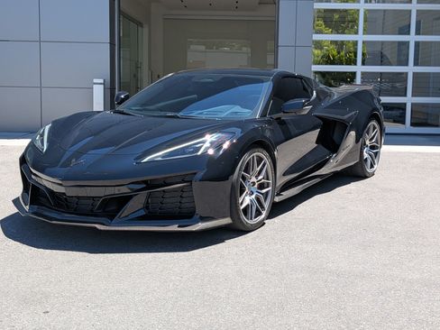 Used 2024 Chevrolet Corvette Z06 w/ Stealth Interior Trim Package RWD image 8