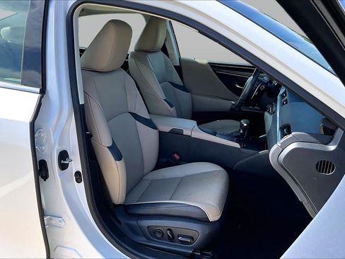 Used 2019 Lexus ES 350 w/ Premium Package FWD image 9