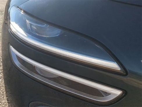 Used 2023 Genesis G70 2.0T w/ Sport Prestige Package image 8