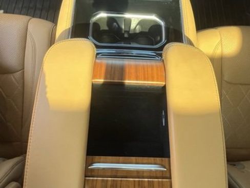 Used 2023 Jeep Grand Wagoneer Series III image 11