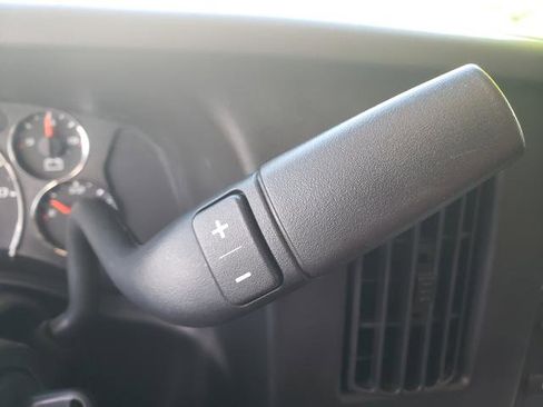 Used 2015 GMC Savana 2500 LS image 19