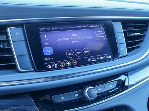 Certified 2023 Buick Enclave Essence image 6