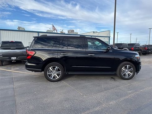 Used 2024 Ford Expedition Limited image 6