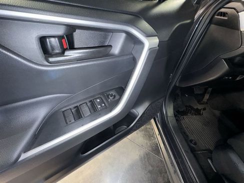 Used 2021 Toyota RAV4 LE image 19