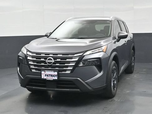 Used 2024 Nissan Rogue SV w/ SV Premium Package FWD image 33