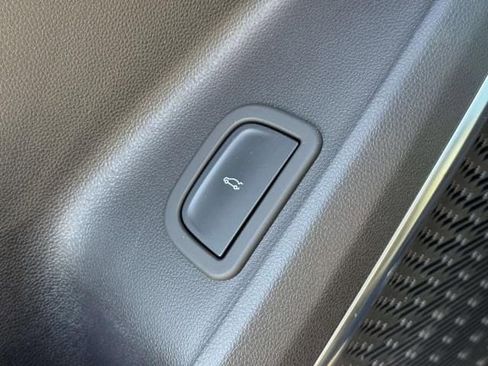 Used 2025 Buick Enclave Preferred w/ Super Cruise Package image 20