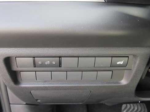 New 2025 Mitsubishi Outlander SE image 22