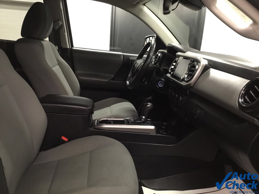 Used 2021 Toyota Tacoma SR5 AWD/4WD image 41