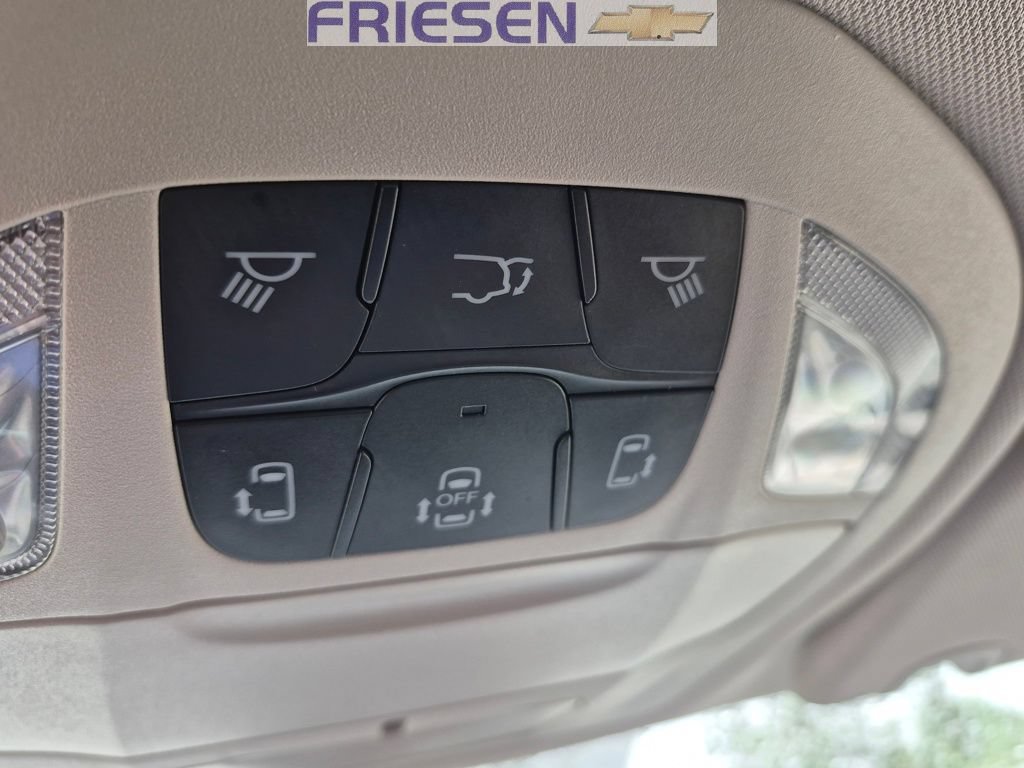 Used 2023 Chrysler Pacifica Touring-L FWD image 19
