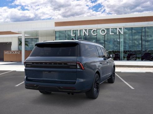 New 2026 Lincoln Navigator L Reserve w/ Jet Appearance Package AWD/4WD image 8