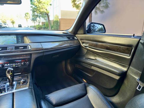 Used 2012 BMW ALPINA B7 image 36