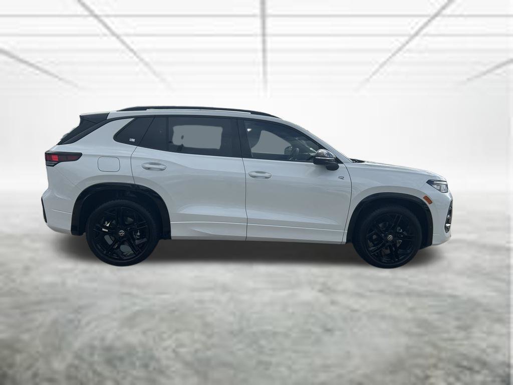 New 2026 Volkswagen Tiguan SE R-Line FWD image 7