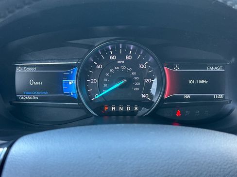 Used 2019 Ford Explorer XLT w/ Equipment Group 202A FWD image 26