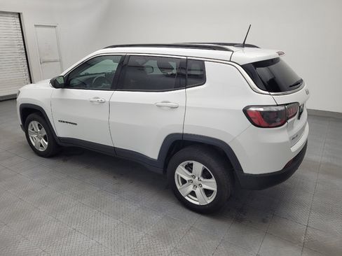 Used 2022 Jeep Compass Latitude w/ Convenience Group AWD/4WD image 3
