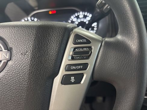 Used 2023 Nissan Titan SV image 15
