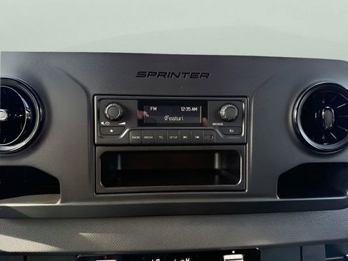 Used 2025 Mercedes-Benz Sprinter 2500 image 15