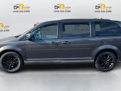 Used 2018 Dodge Grand Caravan SXT w/ Blacktop Package FWD image 8
