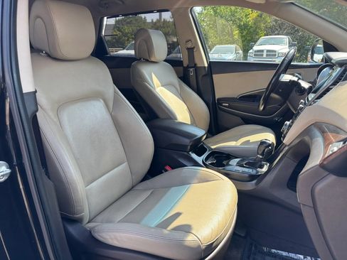 Used 2018 Hyundai Santa Fe SE w/ SE Premium Package 02 FWD image 16