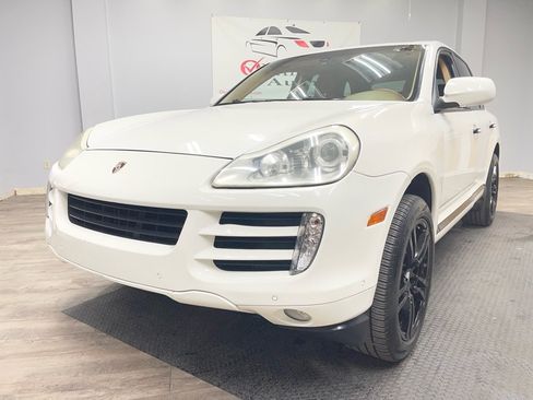 Used 2009 Porsche Cayenne AWD/4WD image 2