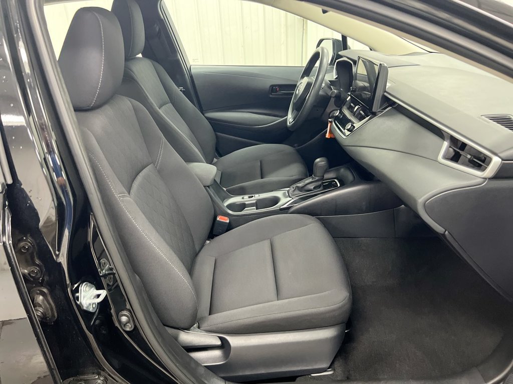 Used 2025 Toyota Corolla LE FWD image 22