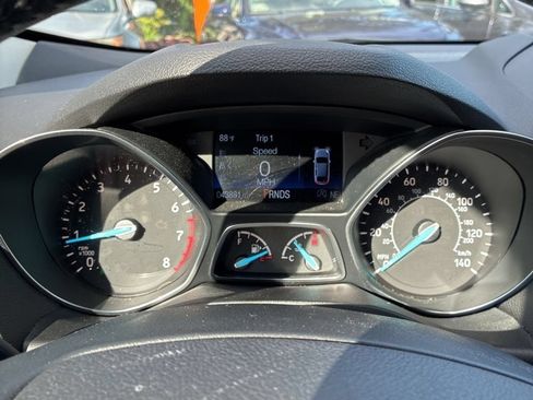 Used 2019 Ford Escape Titanium AWD/4WD image 8