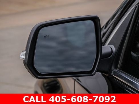 Used 2023 Chevrolet Traverse LT w/ Rear Camera Mirror Package AWD/4WD image 30