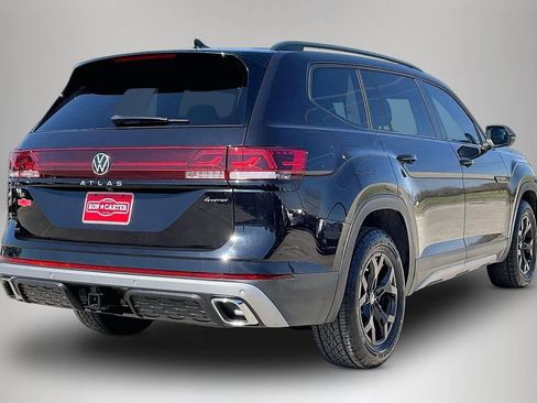 Used 2025 Volkswagen Atlas Peak Edition SE image 5
