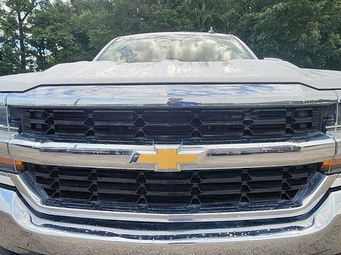 Used 2019 Chevrolet Silverado 1500 LT RWD image 11