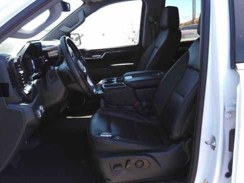 Used 2025 GMC Sierra 1500 SLT AWD/4WD image 4