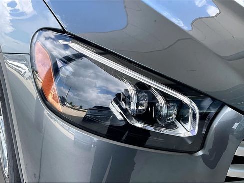Used 2024 Mercedes-Benz GLS 450 4MATIC image 24