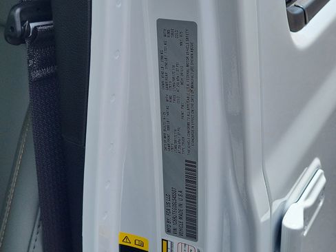 New 2025 Jeep Gladiator Mojave image 33