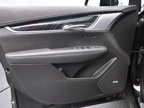 Used 2025 Cadillac XT6 Premium Luxury AWD/4WD image 24