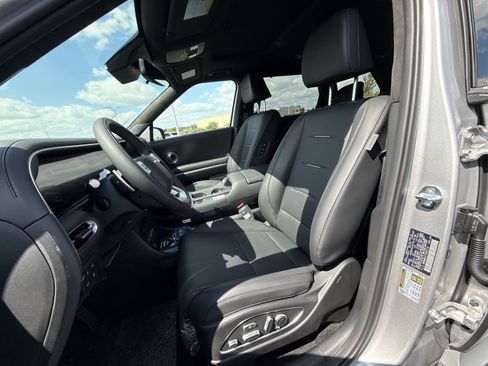 Used 2026 Hyundai Palisade Calligraphy AWD/4WD image 13