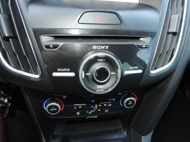 Used 2018 Ford Focus SEL FWD image 26